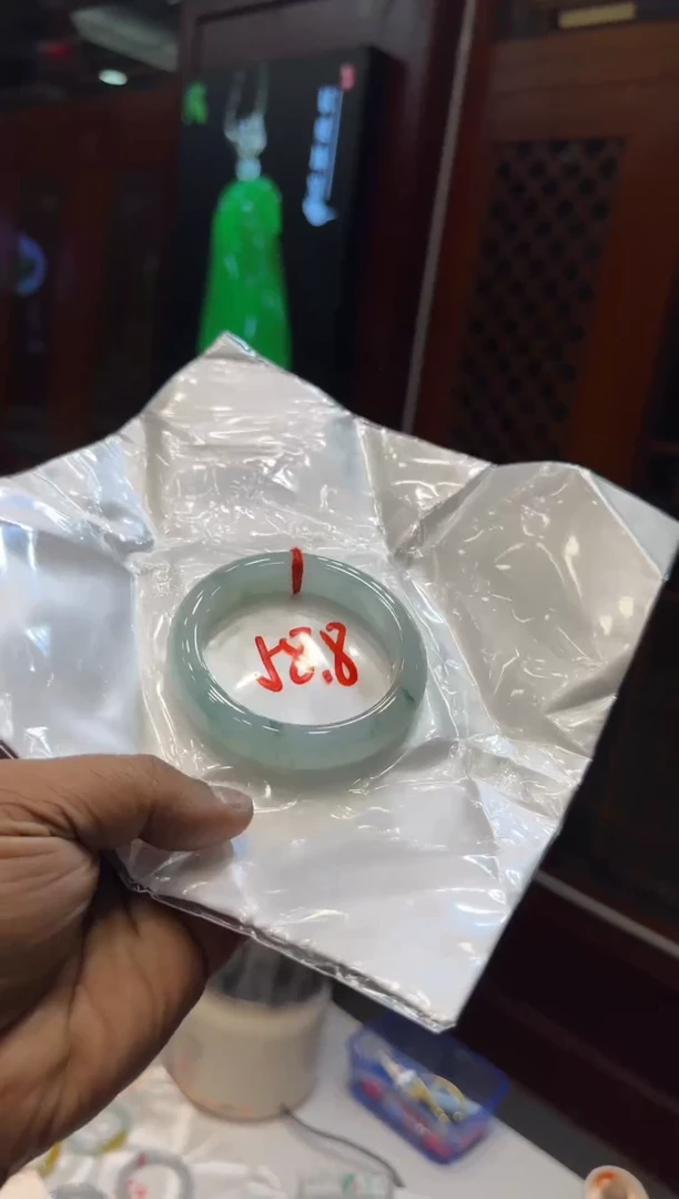 未镶嵌手镯翡翠手镯