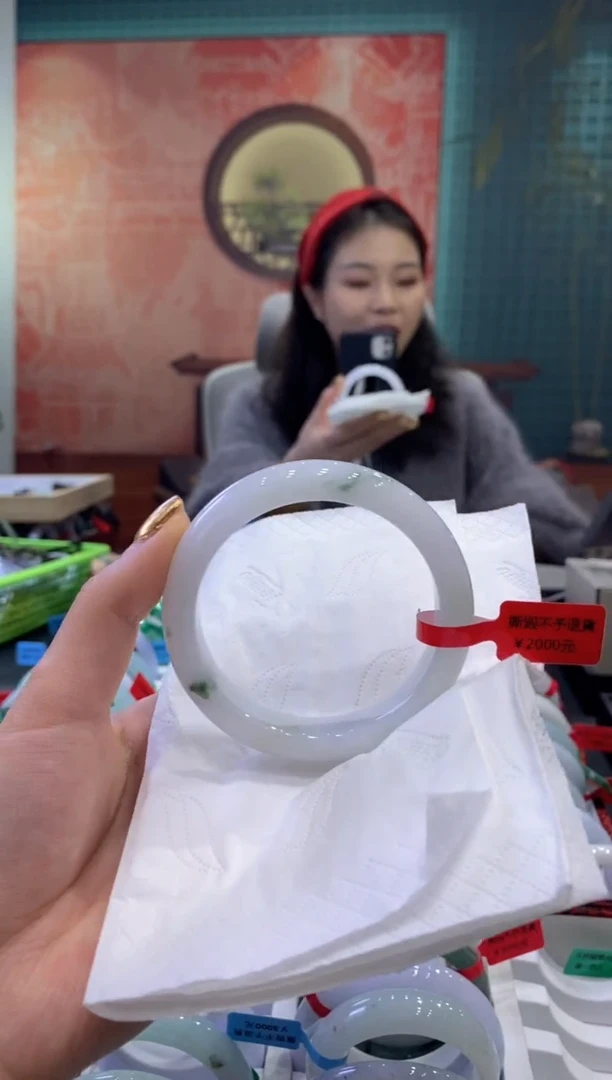 【闪购商品】翡翠手镯未镶嵌多人05056