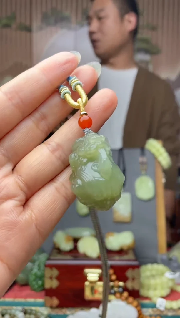 未镶嵌和田玉挂件拍一发一