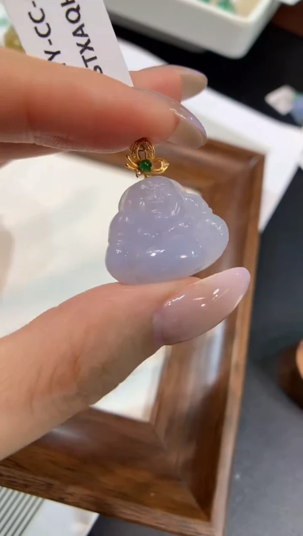 颈饰18K金镶嵌翡翠佛公