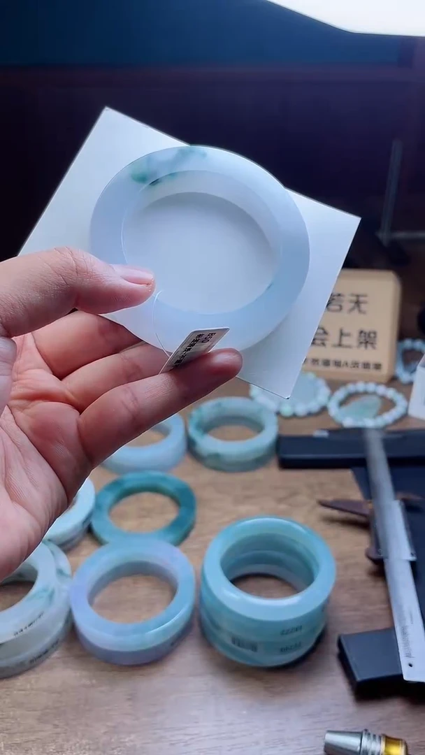 定制翡翠手镯未镶嵌定制