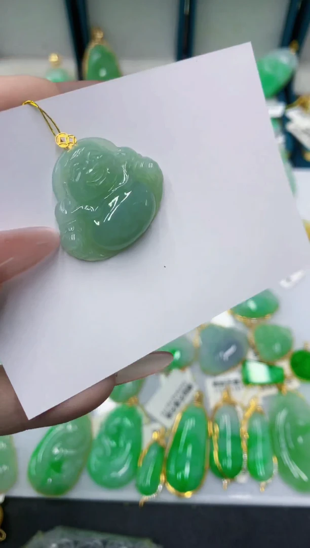 颈饰18K金镶嵌翡翠11111