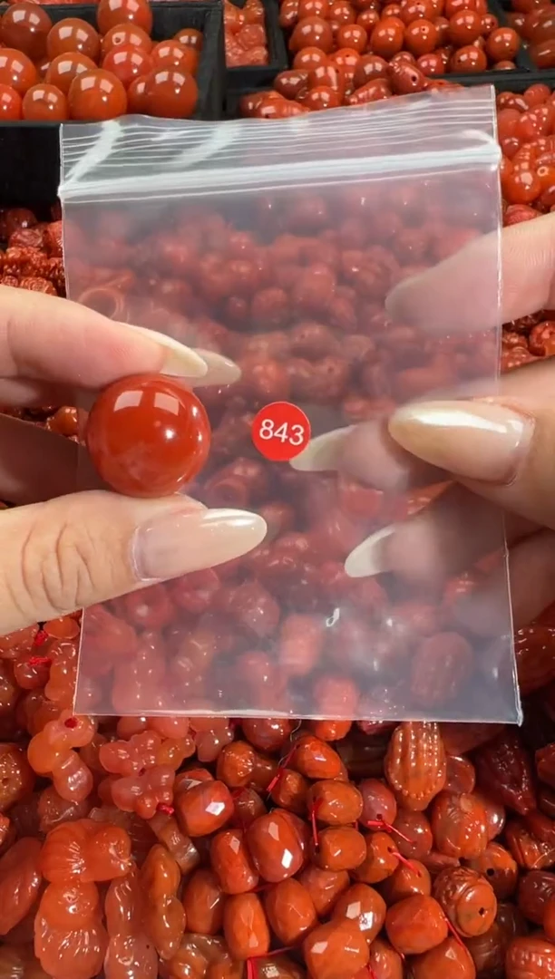 颈饰未镶嵌南红玛瑙1