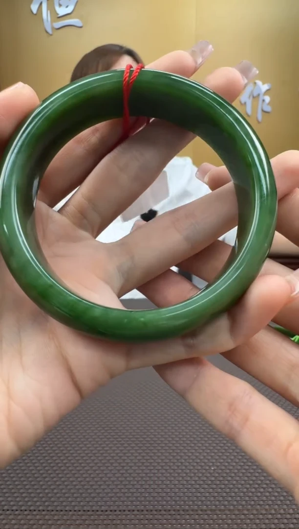 【闪购商品】和田玉手镯未镶嵌62