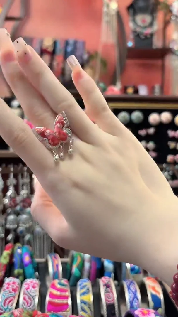 织绣 云织谣民族风精美饰品   317