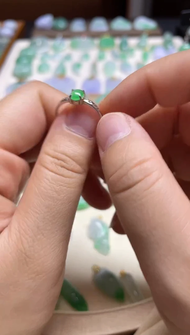 翡翠戒指银S925镶嵌戒指