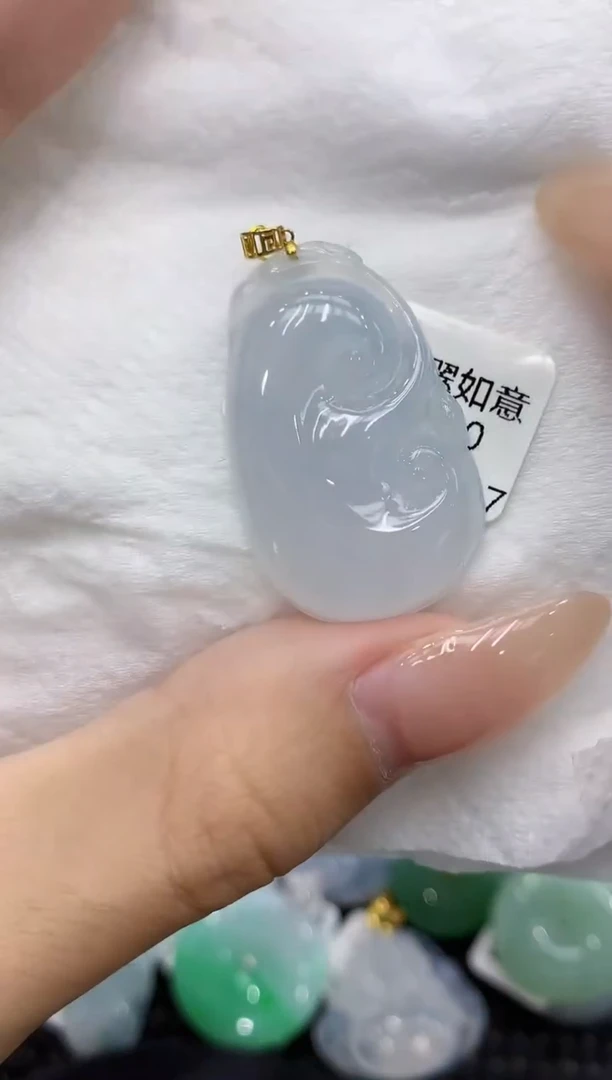 颈饰18K金镶嵌翡翠111111111111