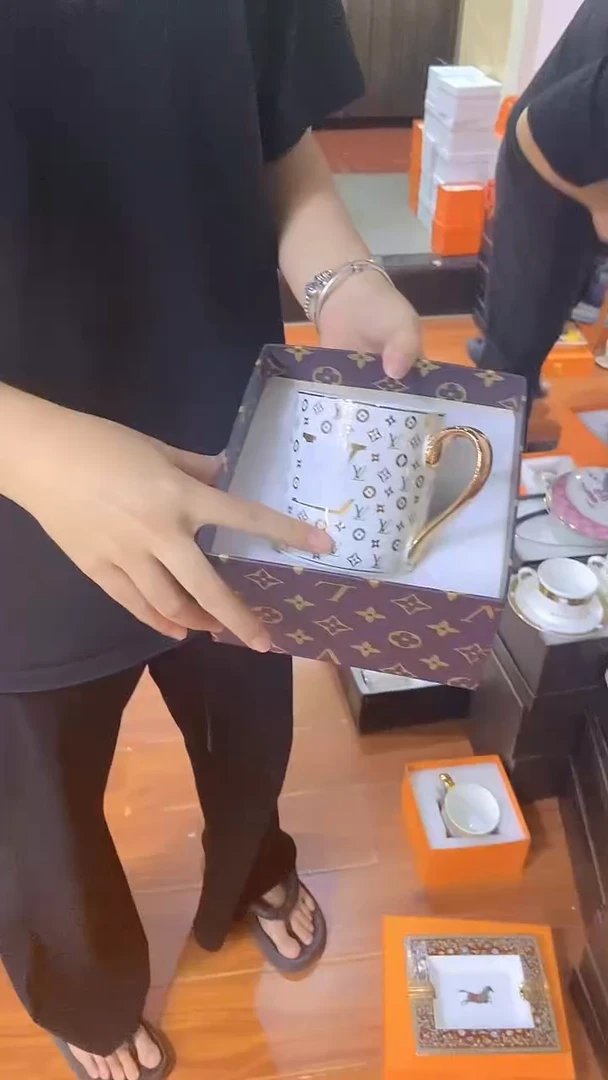 杯鸿辉家品牌瓷器，京东包邮！