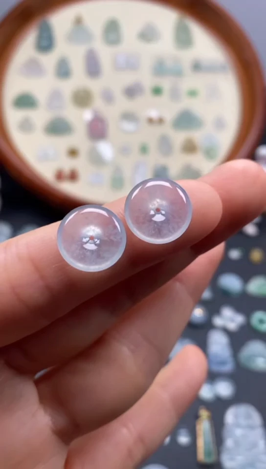 翡翠未镶嵌颈饰冰扣子1对/芬