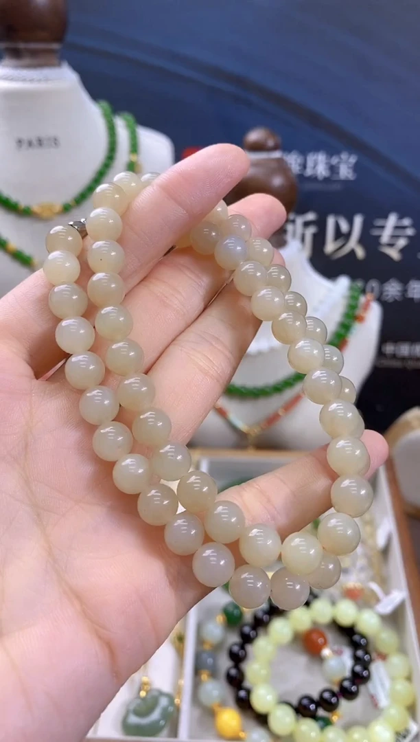 和田玉未镶嵌颈饰cg