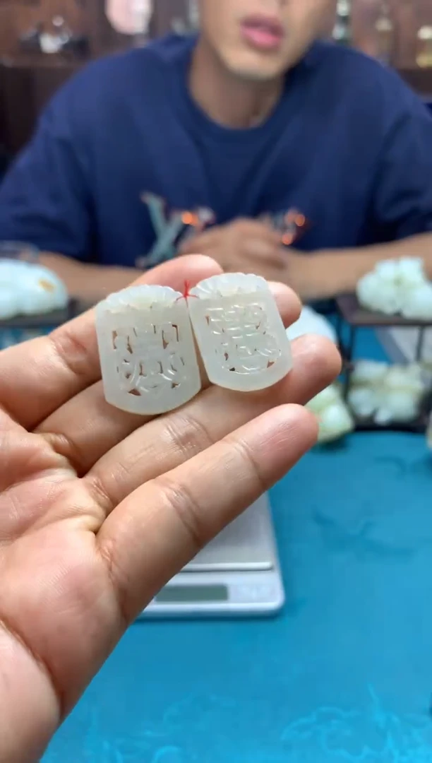 和田玉未镶嵌颈饰1