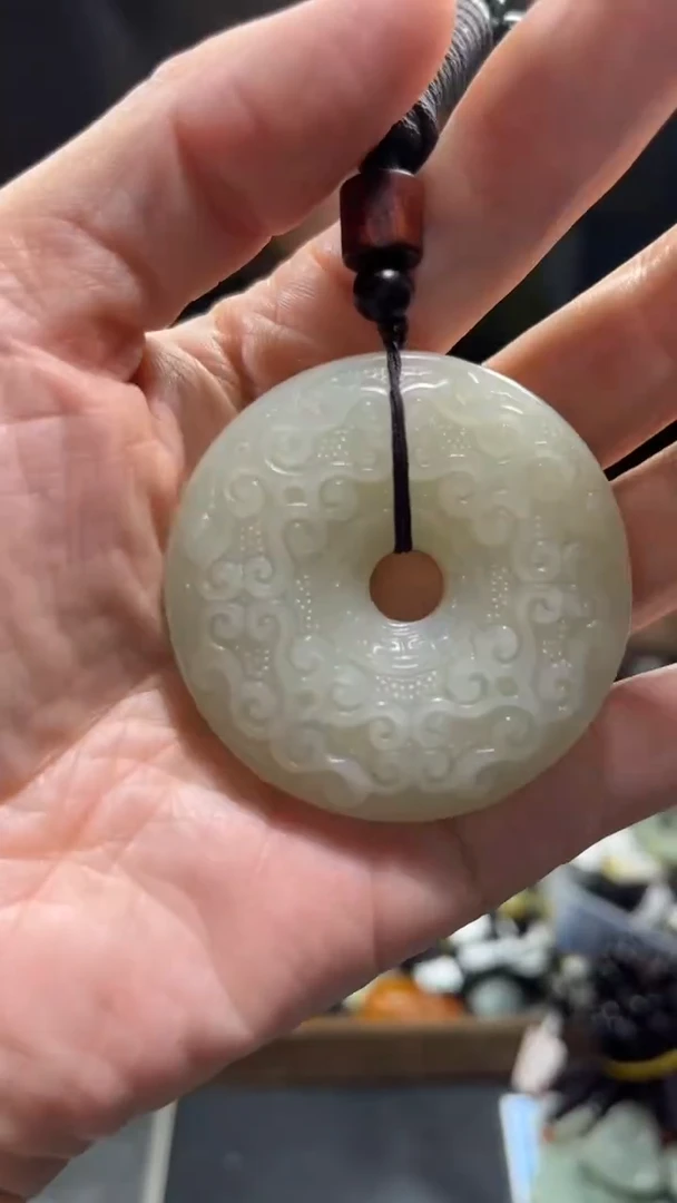 和田玉未镶嵌颈饰·