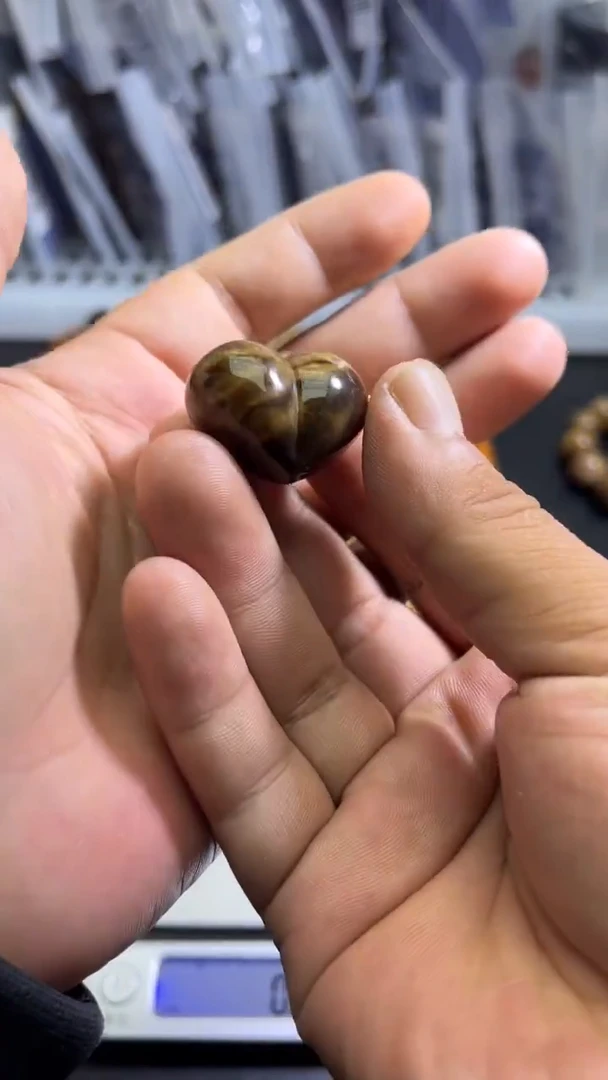 裸石琥珀未镶嵌49