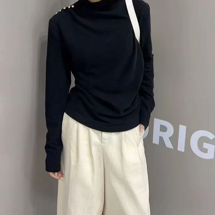 A1776黑加绒侧花钉打底T恤