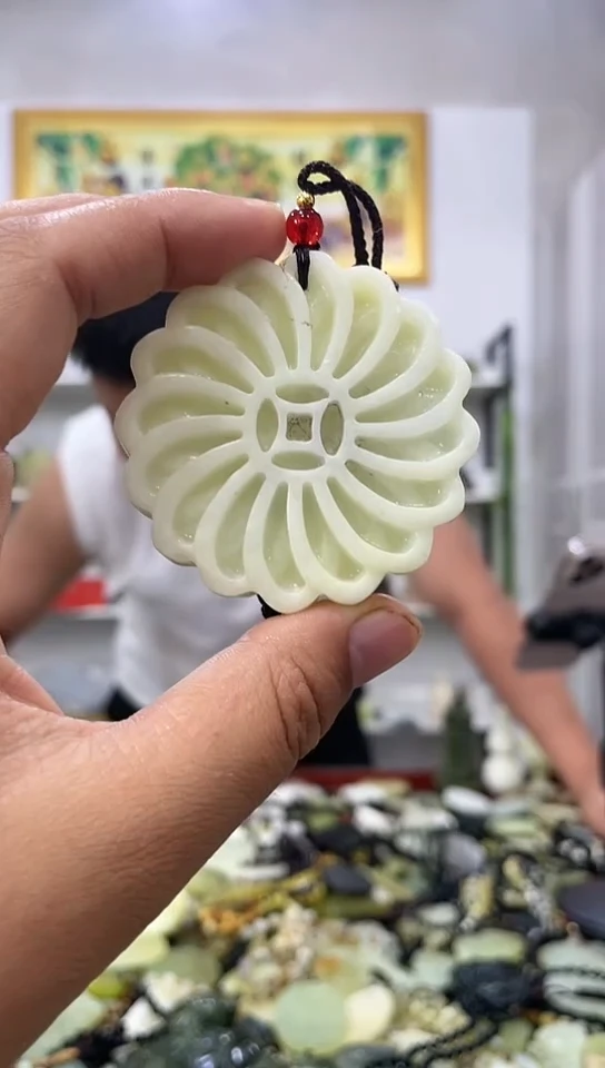 蛇纹石玉未镶嵌挂件