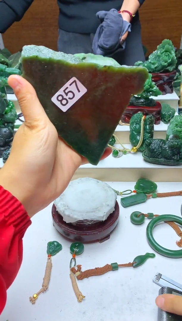 未镶嵌和田玉摆件1