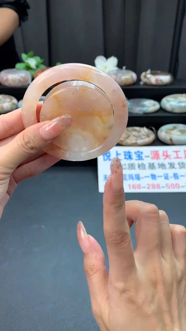 未镶嵌手镯石英质玉（57圈口）赠送镯心 无证书