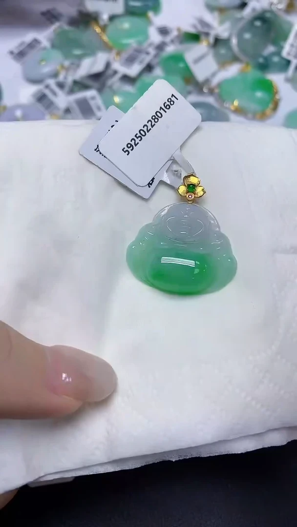 翡翠18K金镶嵌颈饰天然缅甸翡翠A货