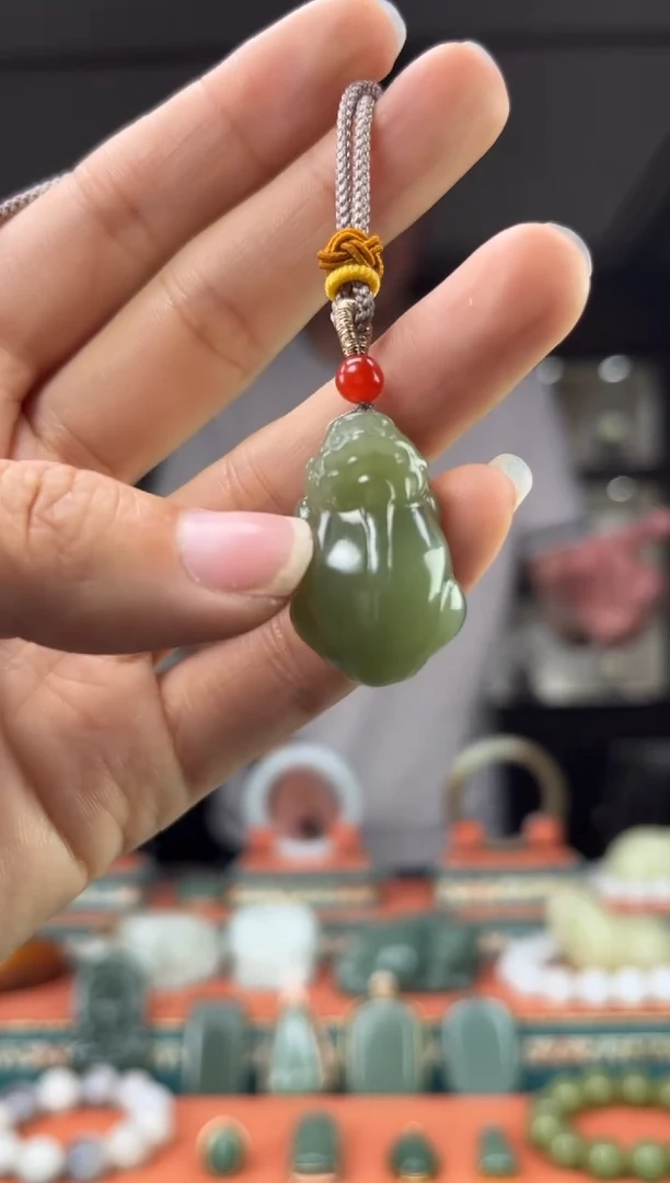 和田玉未镶嵌颈饰1