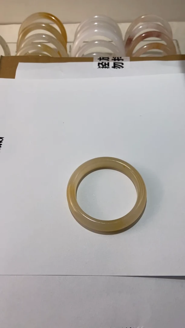 【闪购商品】石英质玉手镯未镶嵌1矿点