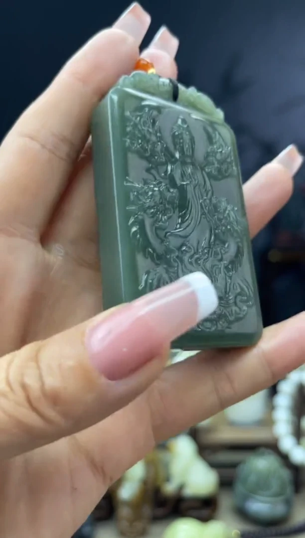 颈饰未镶嵌和田玉1
