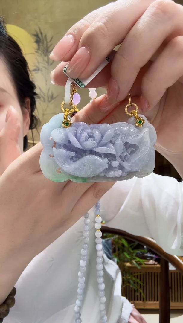 颈饰未镶嵌翡翠吊坠