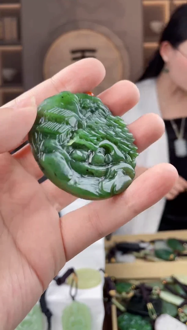颈饰未镶嵌和田玉拍一发一，多样性发货