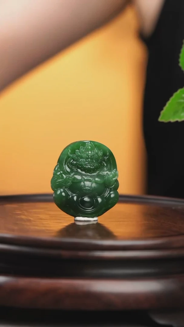 未镶嵌和田玉挂件迪*威