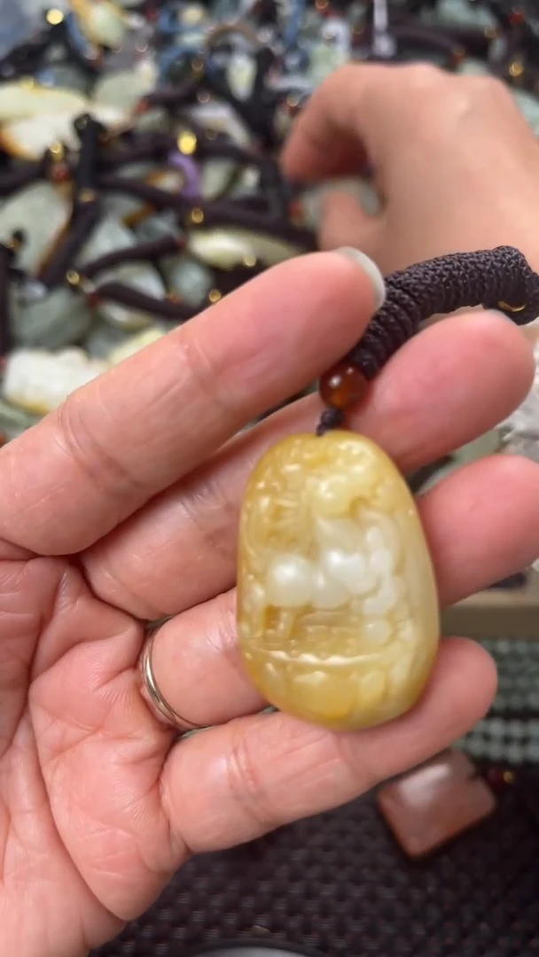 【闪购商品】和田玉颈饰未镶嵌多样性发货没有证书拍一发一有瑕