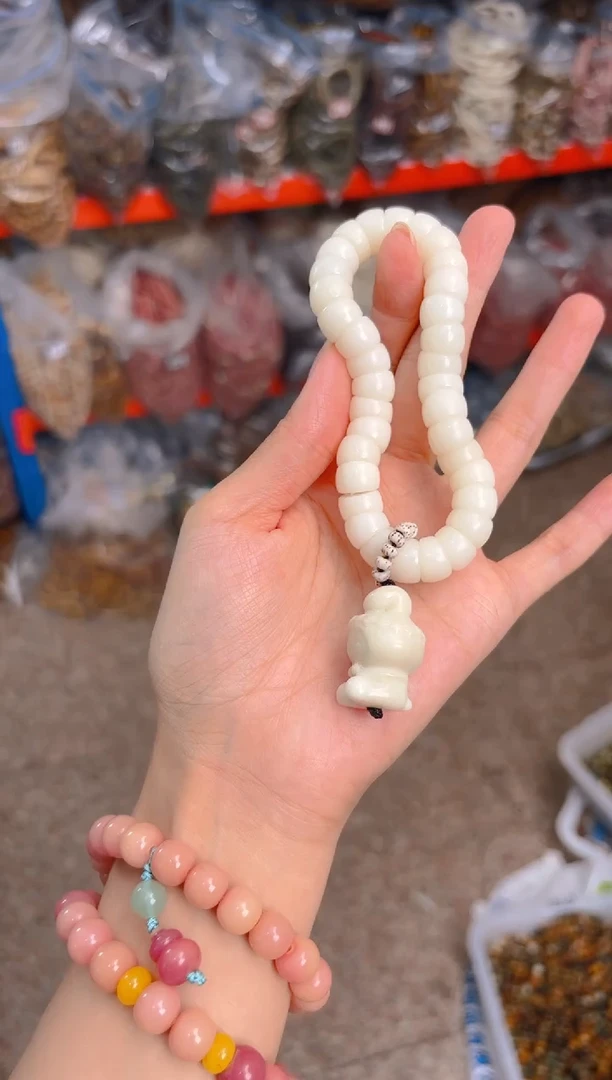 吊坠菩提根/象牙果白色大肠带美丽的