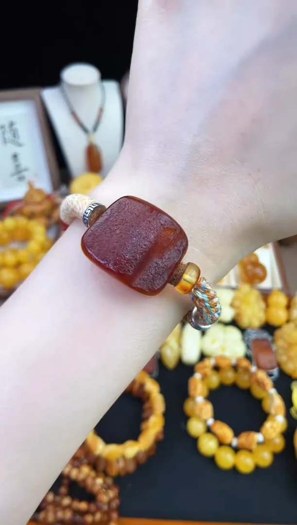 未镶嵌琥珀珠宝奇石柒月