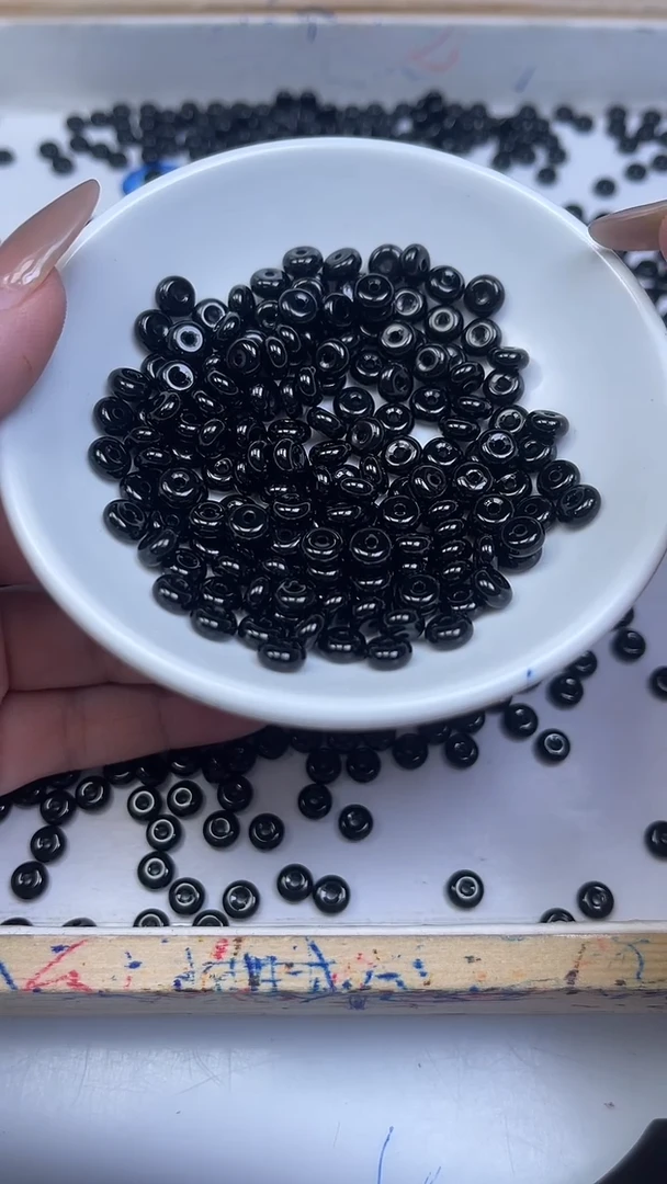 未镶嵌散珠玛瑙/玉髓B365 黑玛瑙算盘3*6mm30个8.8元