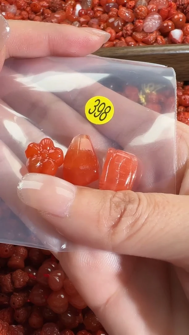 颈饰未镶嵌南红玛瑙1