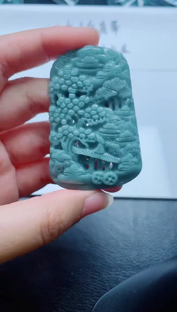 翡翠未镶嵌颈饰