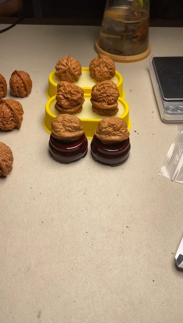 文玩核桃吊坠孙*人 文玩核桃 吊坠血麒麟·