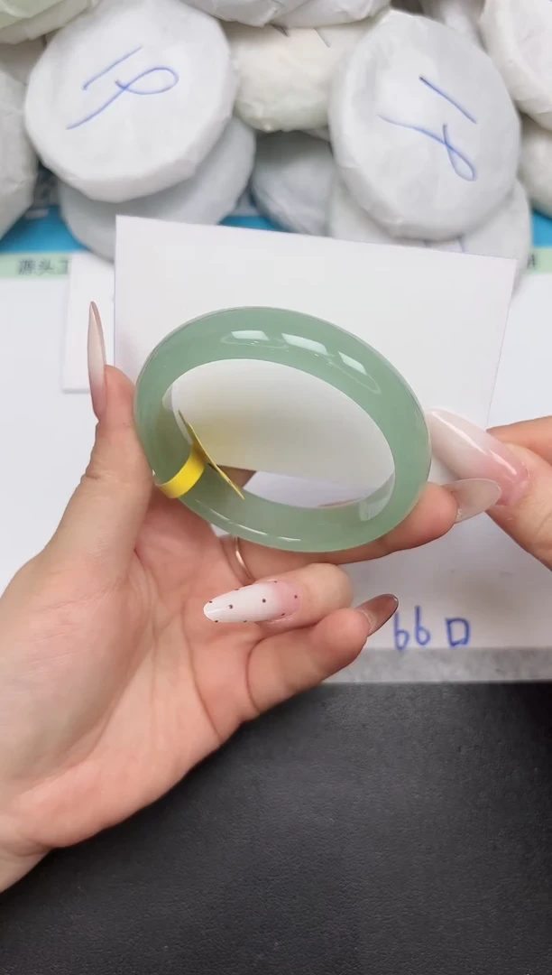 未镶嵌手镯石英质玉A299/57