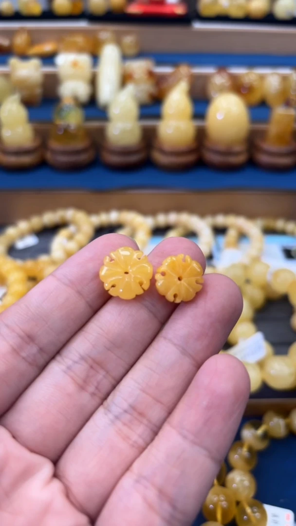 蜜蜡未镶嵌珠宝奇石p41精品蜜蜡小配饰 1.14克