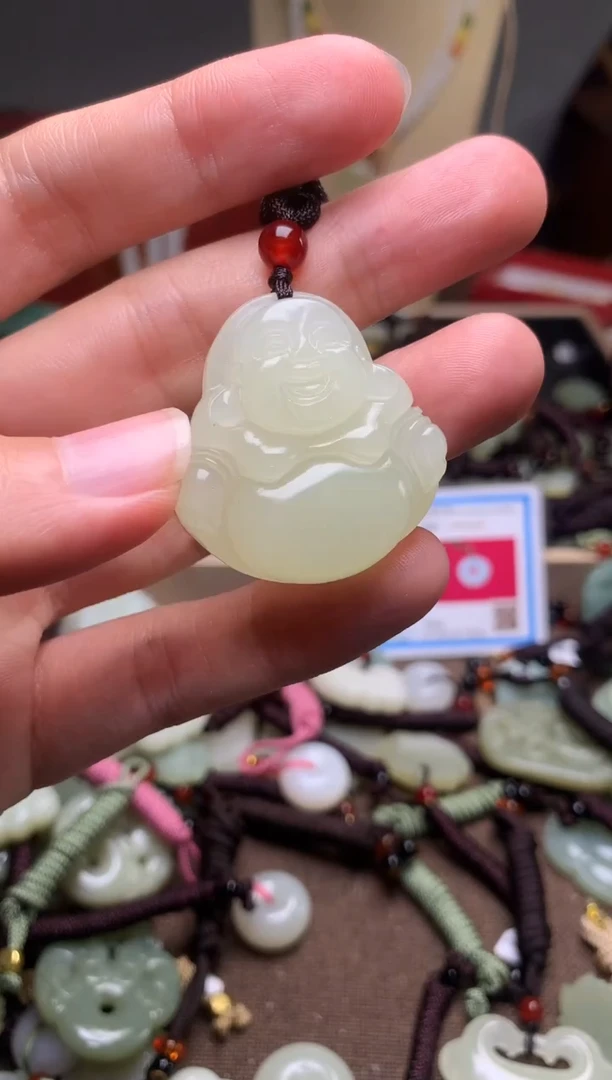玉新疆料青海料清水弥勒佛吊坠