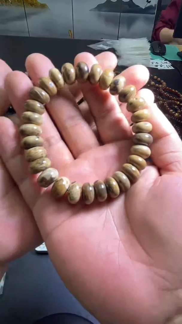 裸石琥珀未镶嵌85