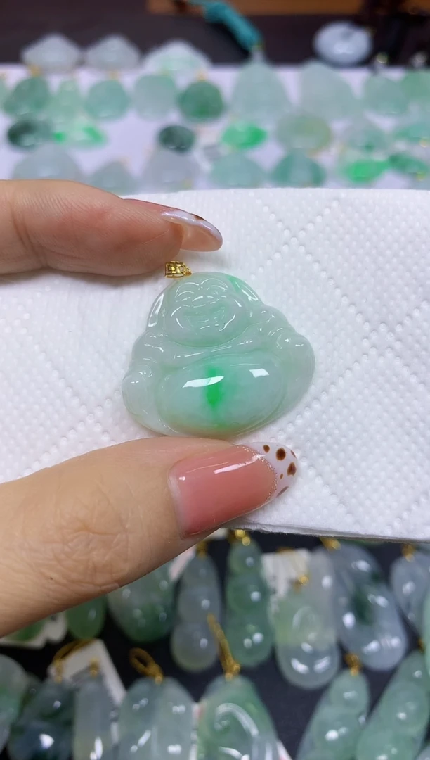 颈饰18K金镶嵌翡翠 天然翡翠A货