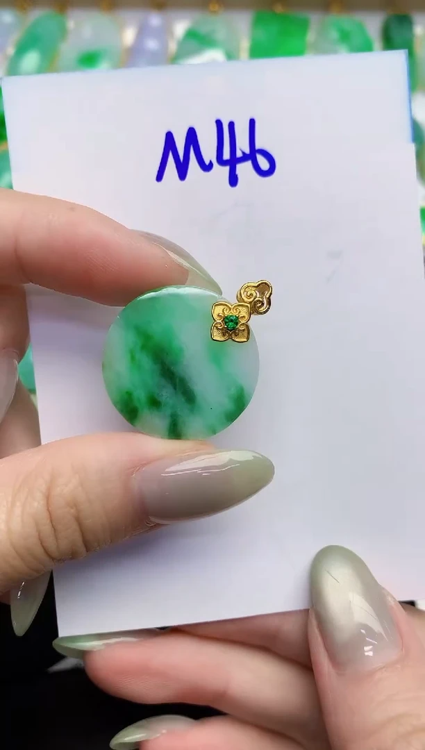 翡翠未镶嵌颈饰缅甸天然翡翠A货