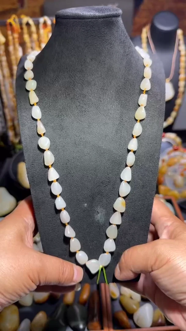 和田玉未镶嵌项链42.3克