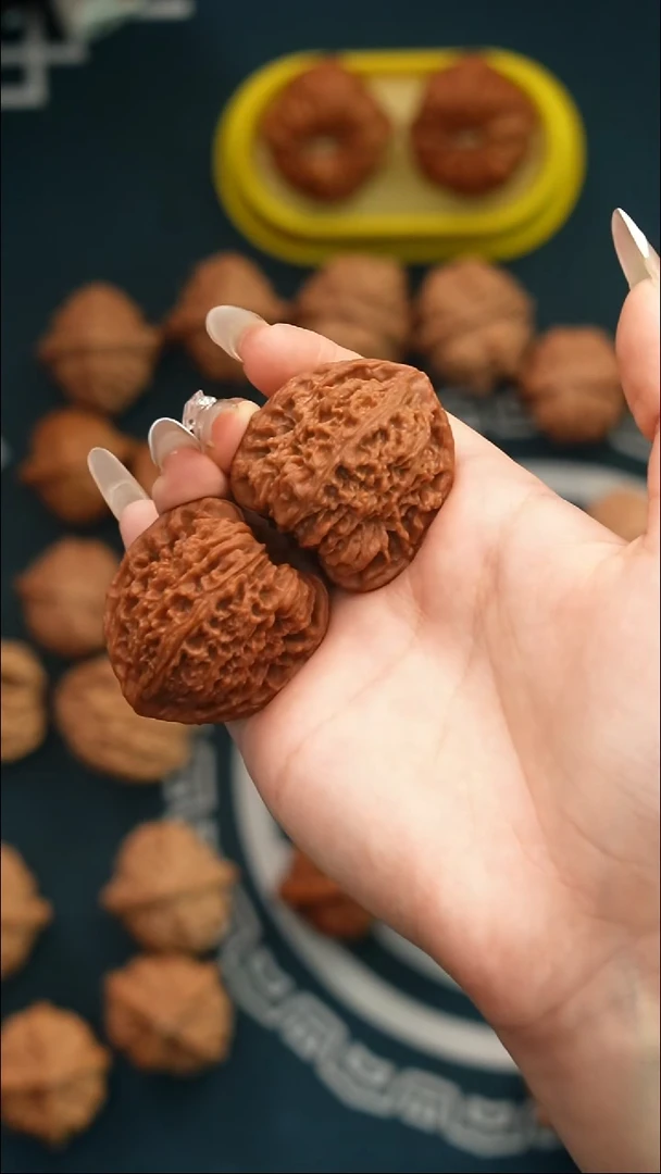 吊坠文玩核桃三角疆40全