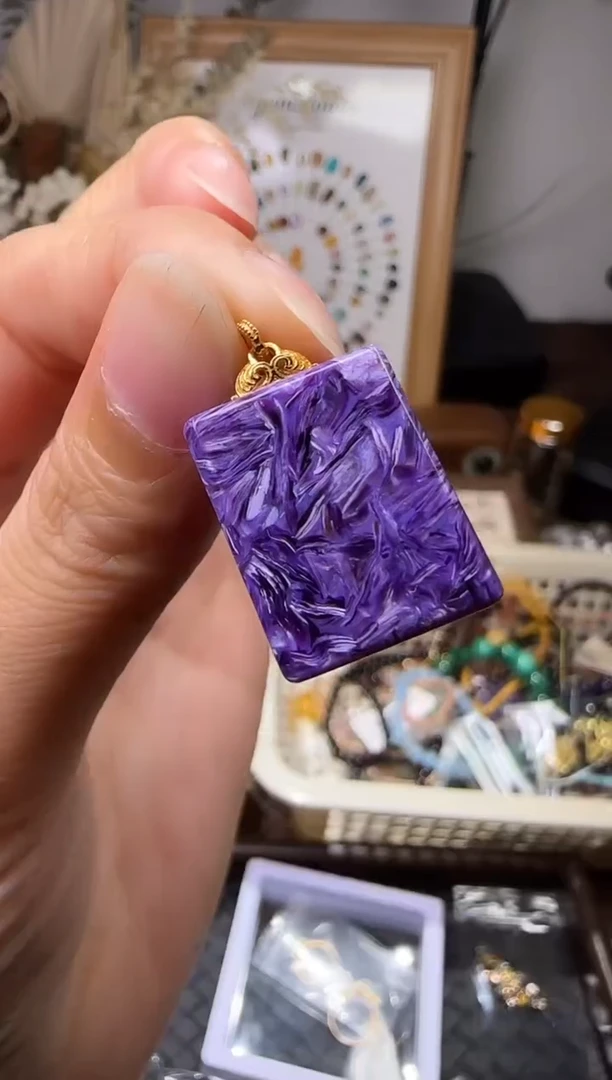 天然辰砂彩宝水晶