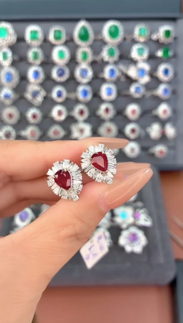 18K金镶嵌耳饰红宝石-1.2克拉*无烧