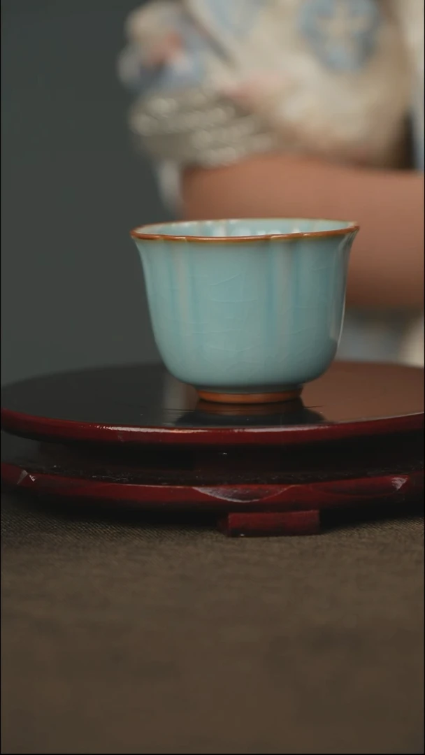花型器 带底款