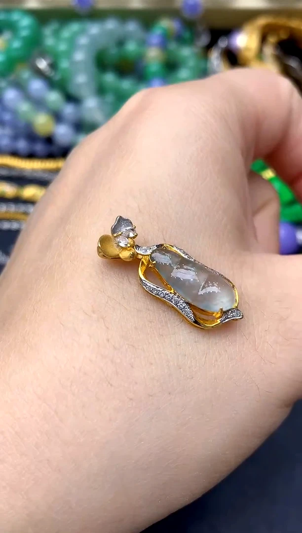 颈饰18K金镶嵌翡翠129-中国好珍宝