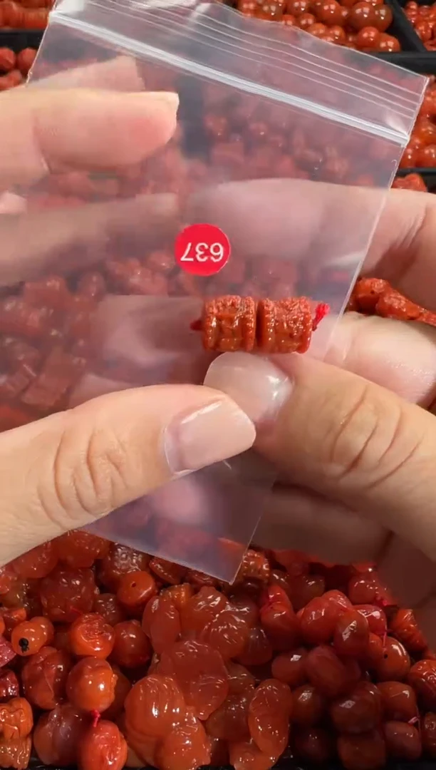 颈饰未镶嵌南红玛瑙1