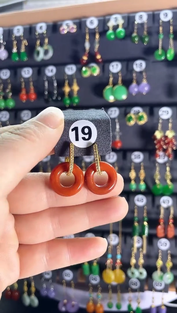 【闪购商品】翡翠耳饰银S925镶嵌19....