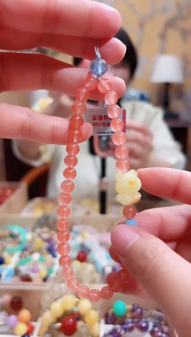 未镶嵌手链南红玛瑙保山南红，冰红设计款